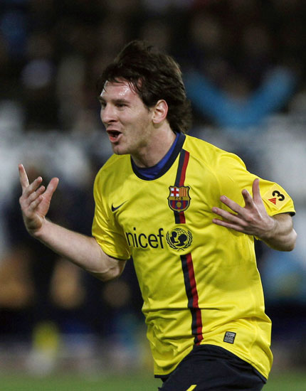 亚博体育-反败为胜引发热议！，梅西在西班牙队比赛中出色发挥赛场气氛高涨-亚博体育