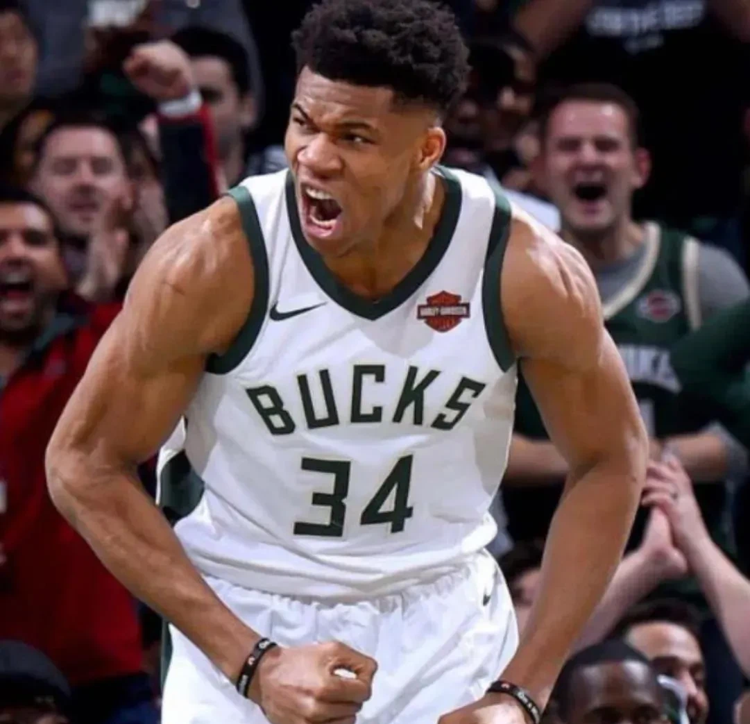 亚博-雄鹿球星三分绝杀，全场观众热烈欢呼，更新所以全国免费.-亚博